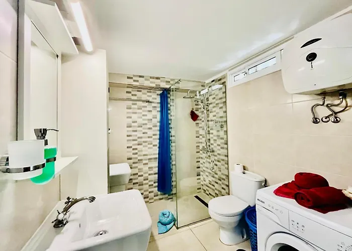 Refugio Maritimo * Адехе